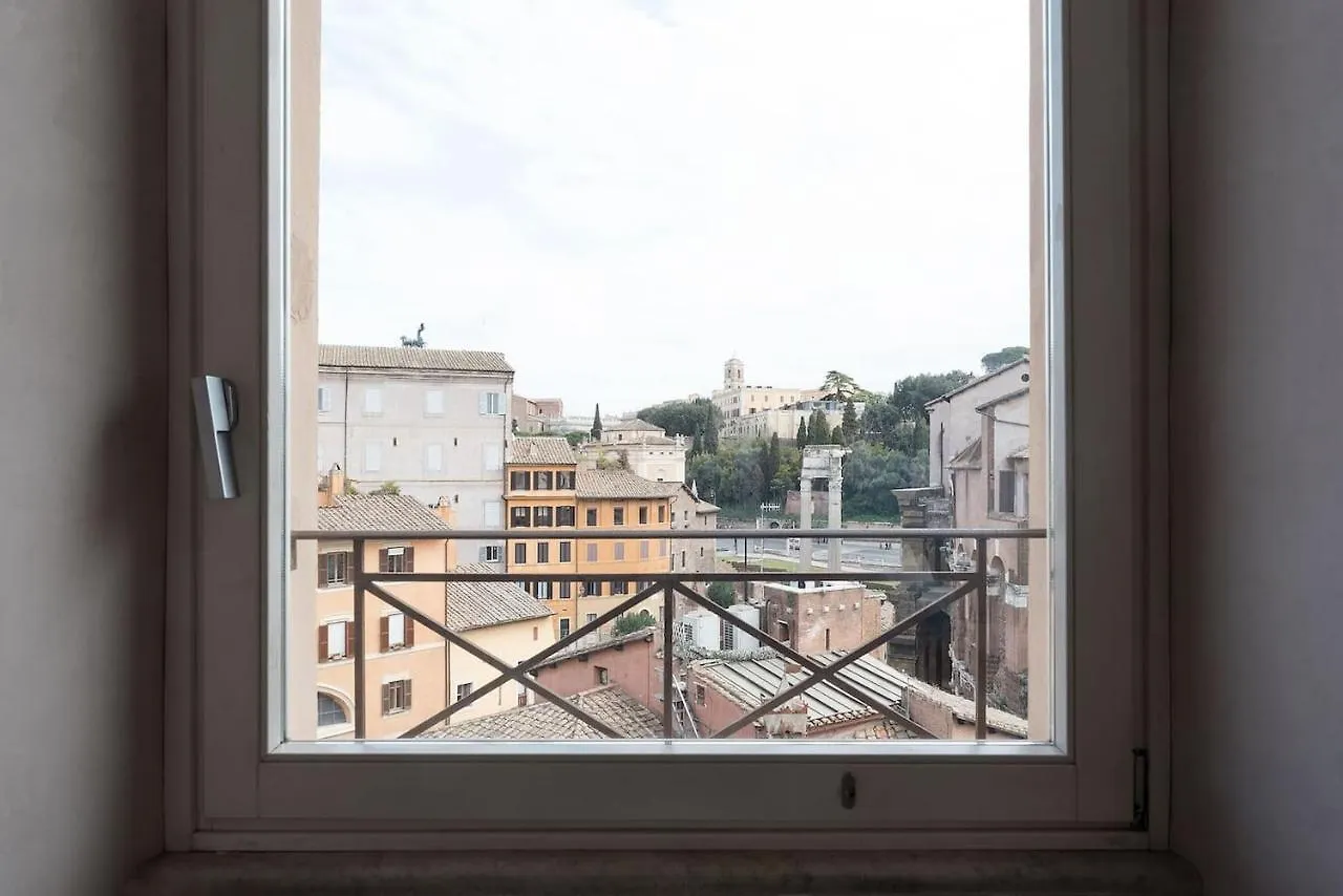 Stunning Views Over Central Rome'S Rooftops - Fromhometorome 0*, Rome